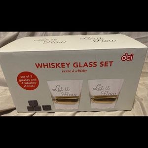 Whiskey glass and stone set 2 glasses 4 stones NIB